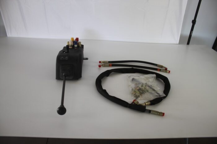 一 Kubota 2 spool valve joystick, hose kit for B series tractor - Image 2