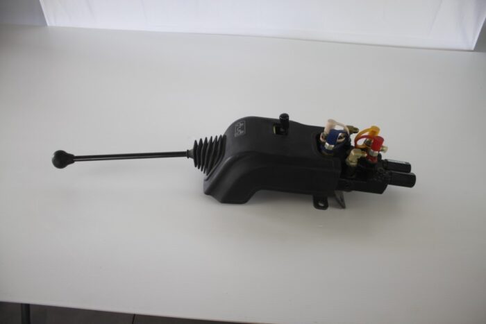 一 Kubota 2 spool valve joystick, hose kit for B series tractor - Image 3