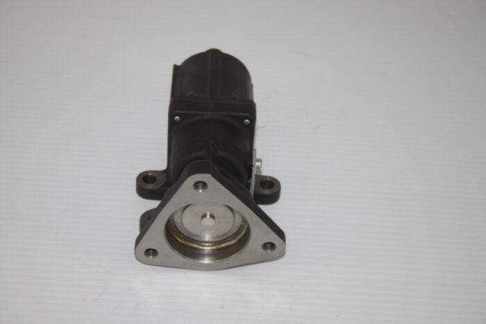Kubota EGR valve assembly, part number 1J574-62705 (subs up to 1J574-62706) Fits most Kubota M100, M108, M110 - Image 2
