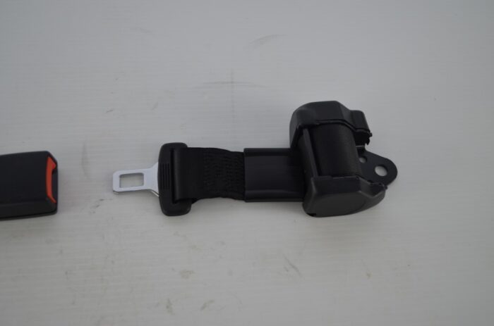 Kubota seat belt assembly, part number K7571-95880 - Image 3