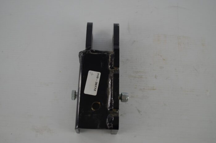 一 Pronovost Snowblower hitch, part number 110-36772 - Image 3