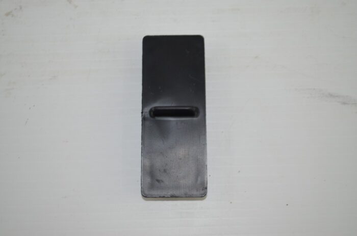 一 Great Plains 1 1/2" wide feeder cup plug, part number 817-200C - Image 4