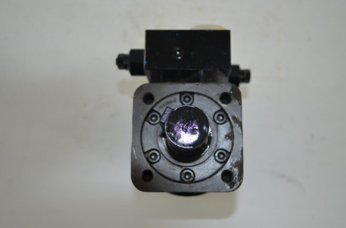 hydraulic motor for snowblower, part number 14-8205-25 - Image 4