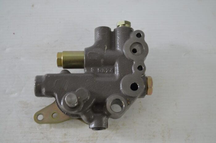 Kubota control assembly valve, part number K2561-36402 (sub to YR731-00100) - Image 2