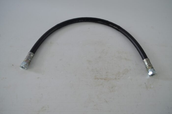 一 Kubota hydraulic hose, part number R1411-63832