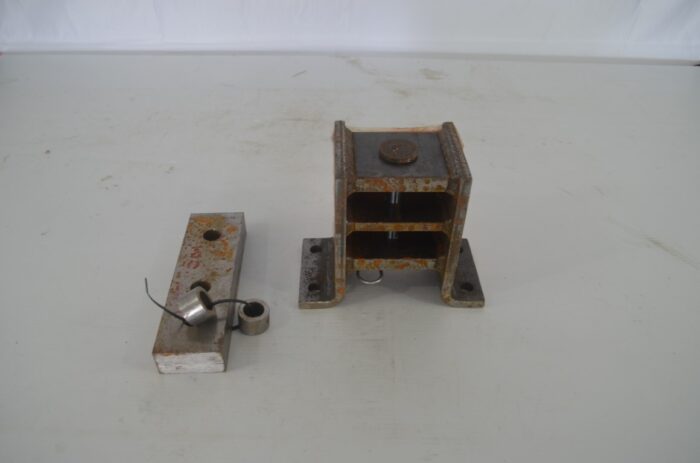 hitch for pusher blade (m6 tractor), part number SU089023