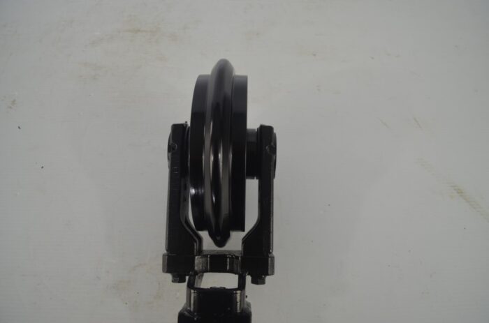 Kubota front ideler assembly, part number RB237-21309 - Image 4
