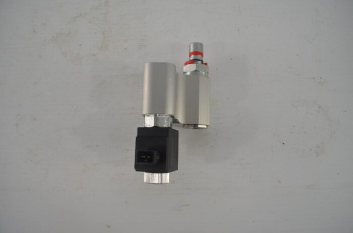 一 Kubota hyd implement lock, part number M215 - Image 14