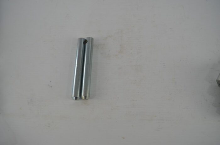 Kubota hyd implement lock, part number M215 - Image 17