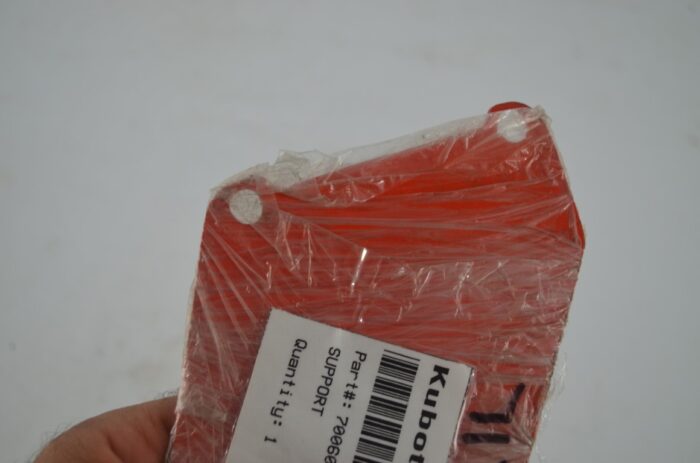 一 Kubota support bracket, part number 70060-02458 - Image 4