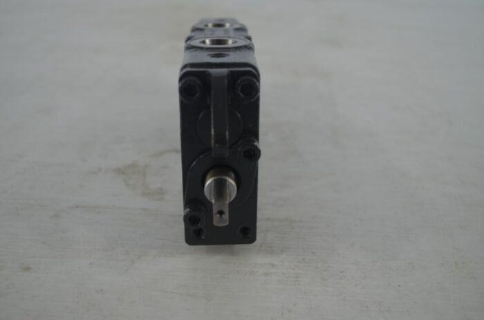 Kubota remote control valve, part number M9284 - Image 4