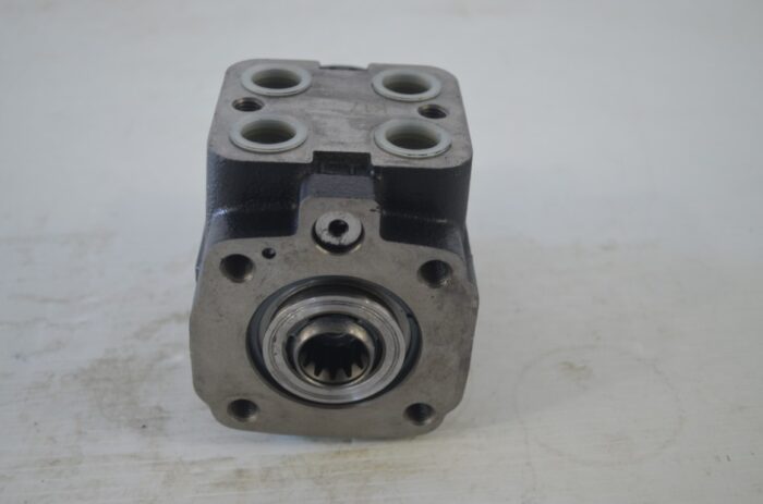 Kubota powersteering pump, part number 3C651-63070