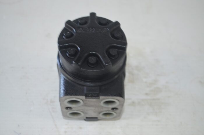 Kubota powersteering pump, part number 3C651-63070 - Image 5