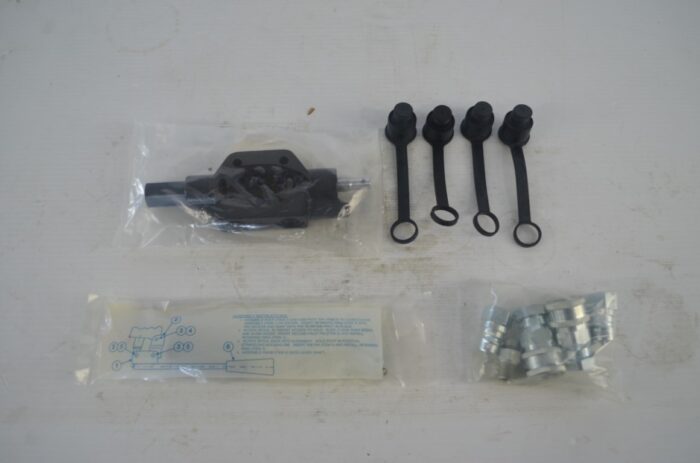 一 Kubota single spool stacking valve, part number BL 7373