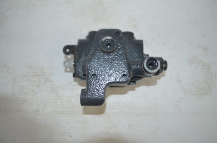 一 Kubota valve kit for Kubota front mower F2260, F2560, F2560E, F3060, F3560, part number F8241 - Image 10