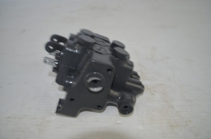 Kubota valve kit for Kubota front mower F2260, F2560, F2560E, F3060, F3560, part number F8242 - Image 13