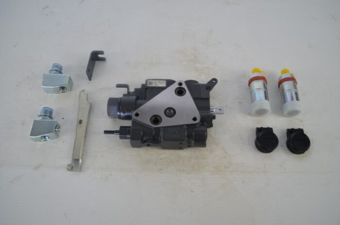 Kubota s/d valve with flow control for Kubota tractor M4N-071 / M5N-091 / M5N-111 / M5071N / M5091N / M5101N with cab, part number M8138