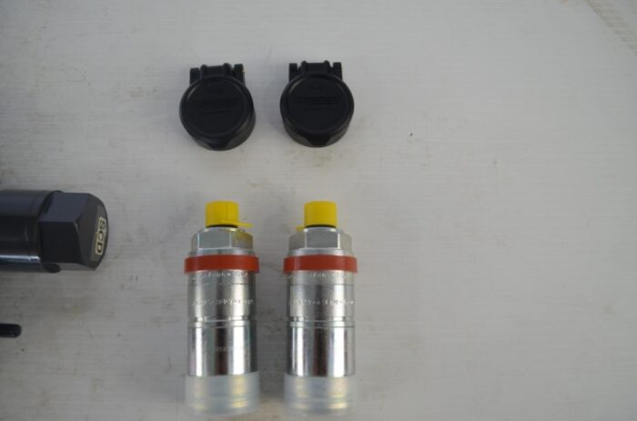 Kubota scd valve with flow control for Kubota tractor M5N-111 / M5N-091 / M4N-071 cab / /M5N-091 power krawler, part number M8136 - Image 2