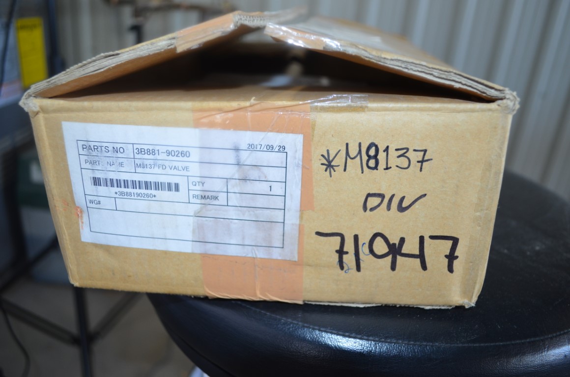一 Kubota rear remote valve, part number M8137, (fits most Kubota M4, M5 tractors) - Image 4