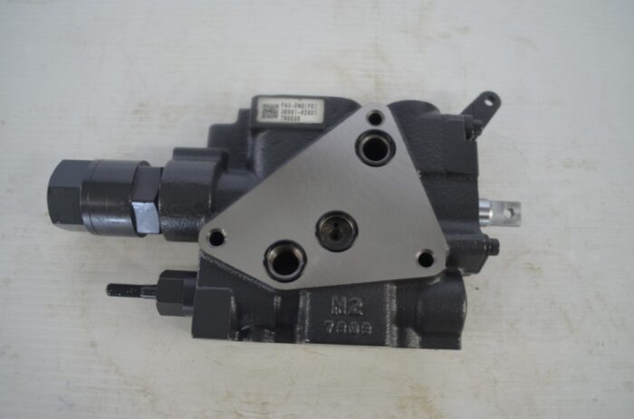 Kubota rear remote valve, part number M8137, (fits most Kubota M4, M5 tractors) - Image 5