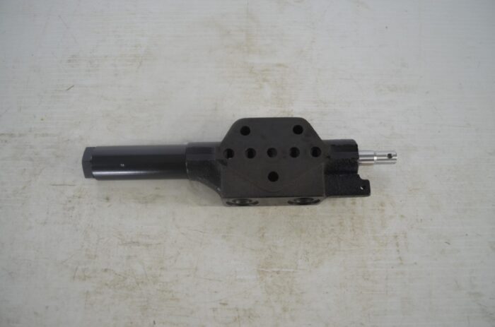 Kubota 4-postion 4-way float valve section, part number BL7393 - Image 3