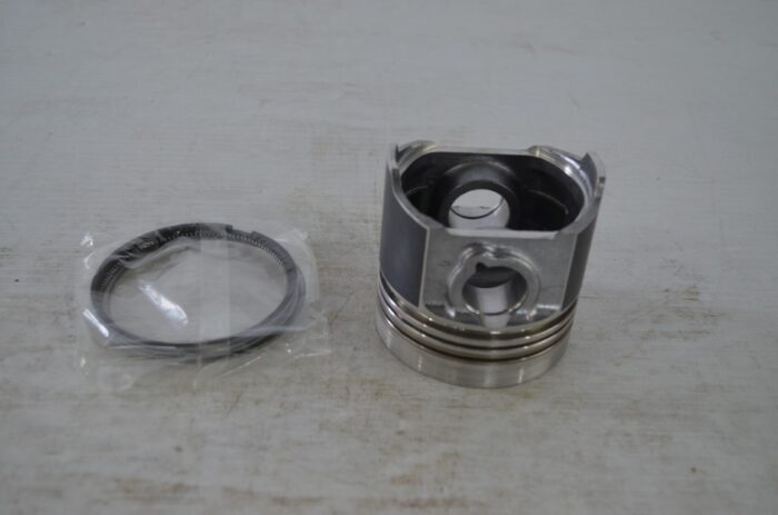 Kubota piston kit, part number 16733-21784