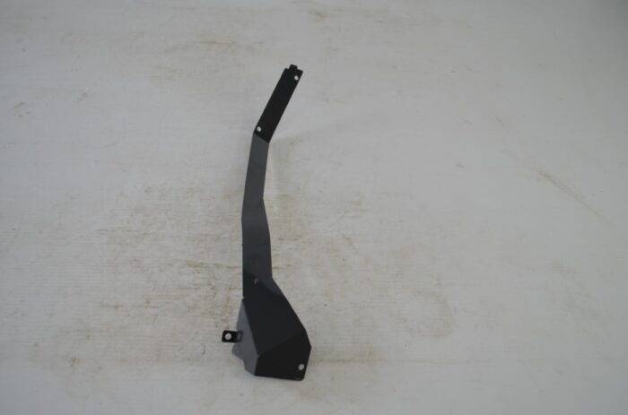 一 right hand fender cover, part number 3y205-87780 - Image 2