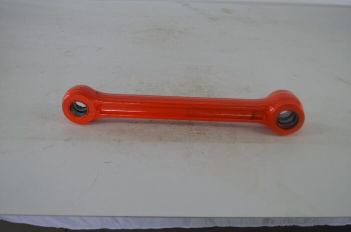 一 Kubota link assembly for excavator, part number R2501-71240 - Image 2