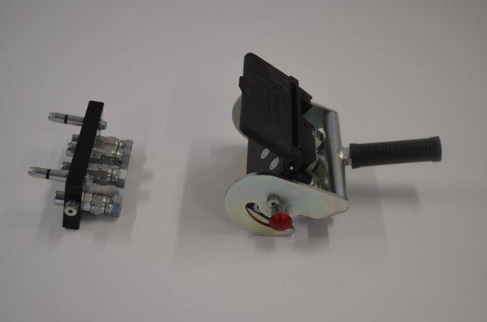 single point hydraulic connect valve, part number M114 - Image 3