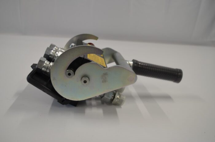 single point hydraulic connect valve, part number M114 - Image 8