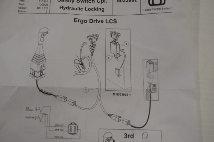 一 hydraulic quick attach, part number M215 - Image 8