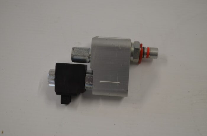一 hydraulic quick attach, part number M215 - Image 13