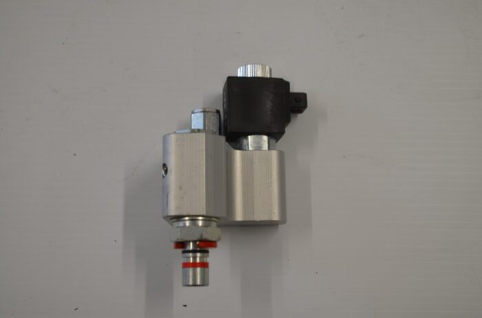 一 hydraulic quick attach, part number M215 - Image 17