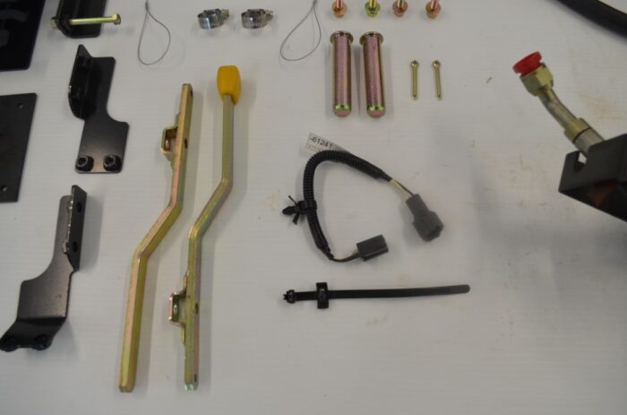 Kubota hydraulic bedlift kit to fit RTV 900, part number V4243 - Image 5