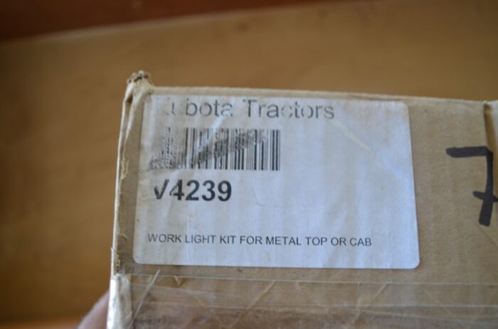 一 Kubota work light kit, part number V42369 - Image 9