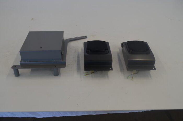 一 Kubota CD radio mount kit, part number B7325