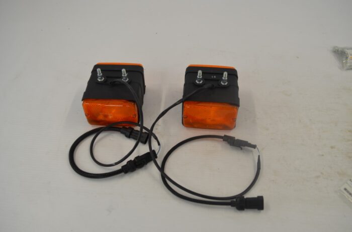 一 Kubota rear extension light kit for M7 series, part number M3808 - Image 4