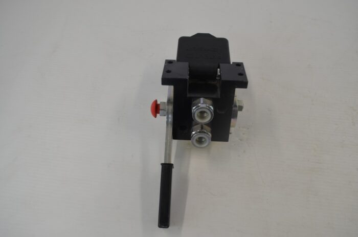 single point conector, part number M3873 - Image 5