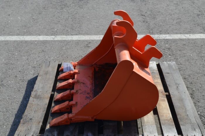 Kubota Cotech 28" Tooth bucket - Image 2