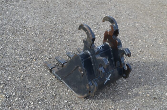 SoCotech 18" tooth bucket, fits KX series - Image 6