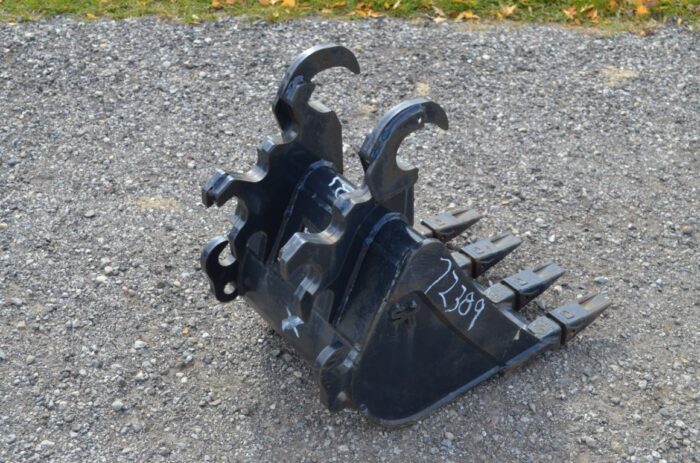SoCotech 18" tooth bucket, fits KX series - Image 8