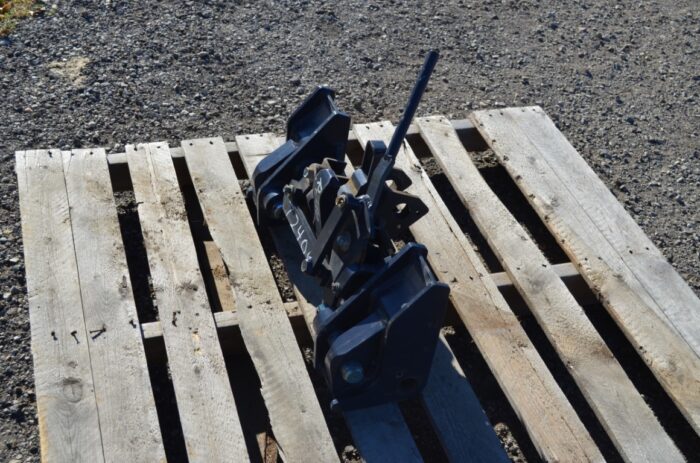 Kubota manual QT bracket to fit Kubota R320 industrial loader - Image 2