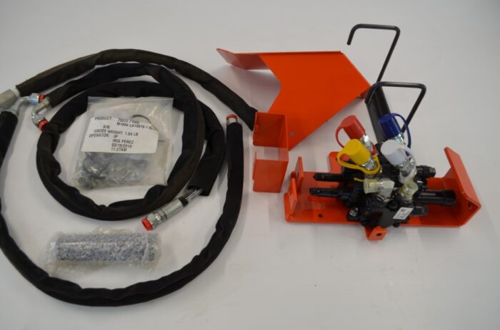 一 loader valve Model M1894 to fit M105X, M125X