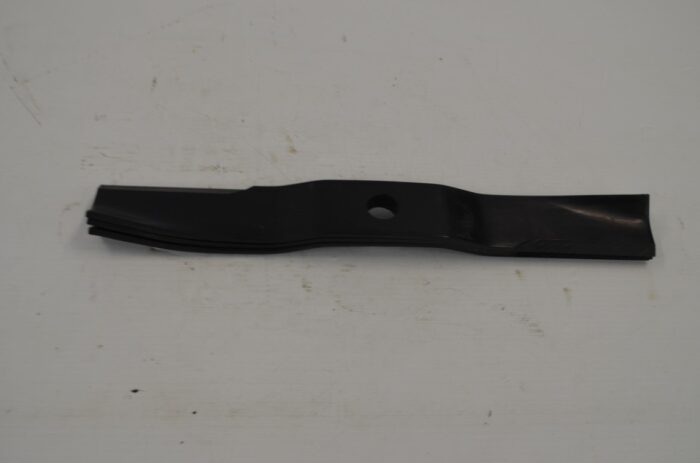 Kubota set of 3 mulching blades, fits 60" deck, 20.5" long, part number K564534342 - Image 2