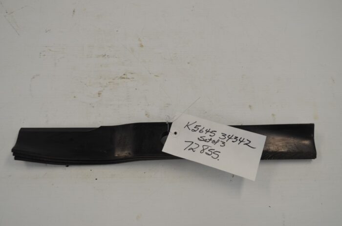 Kubota set of 3 mulching blades, fits 60" deck, 20.5" long, part number K564534342 - Image 5