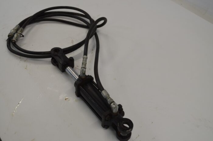 used HTR2004 cylinder, 2" bore, 4" stroke, 3/8npt ports, 2500psi - Image 2