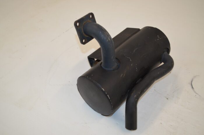 Bobcat 6732282 muffler, fits 463, Used part number Nelson NM29725, Like New - Image 5