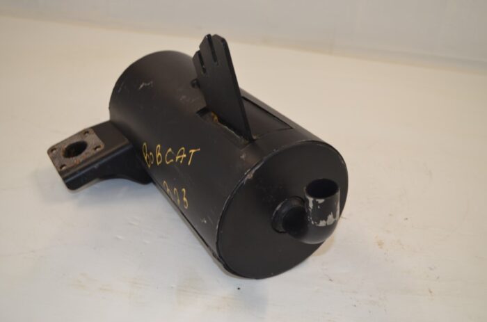 Bobcat 6685916 muffler to fit 323, used like New - Image 4