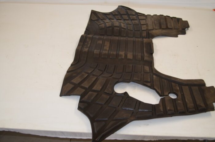 Kubota floor mat to fit M59, part number 3279147452 - Image 2