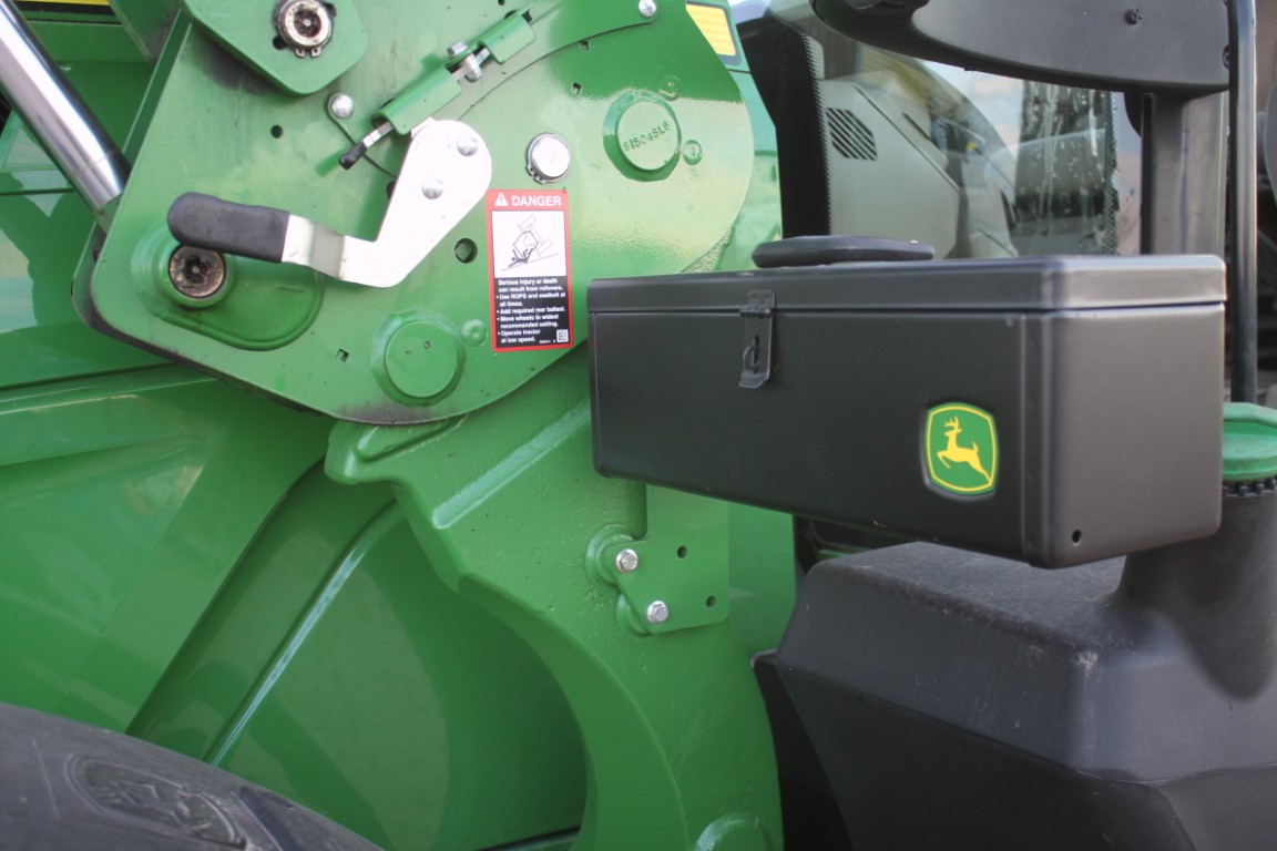 JD 6145M 4wd tractor, cab, air, 640R SL loader, single point hydraulic hook up, 3rd function, 24 speed AutoQuad w/ creeper, 3 remotes, autotrac ready, Firestone 18.4R42, one owner, 1800 hours, 2018 model, made in Germany - Image 22